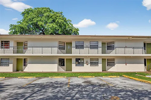 4198 Lakeside Dr #4198 Photo 1