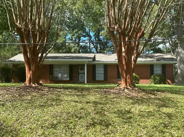 1054 S Hawkins Ave, Luverne, AL 36049