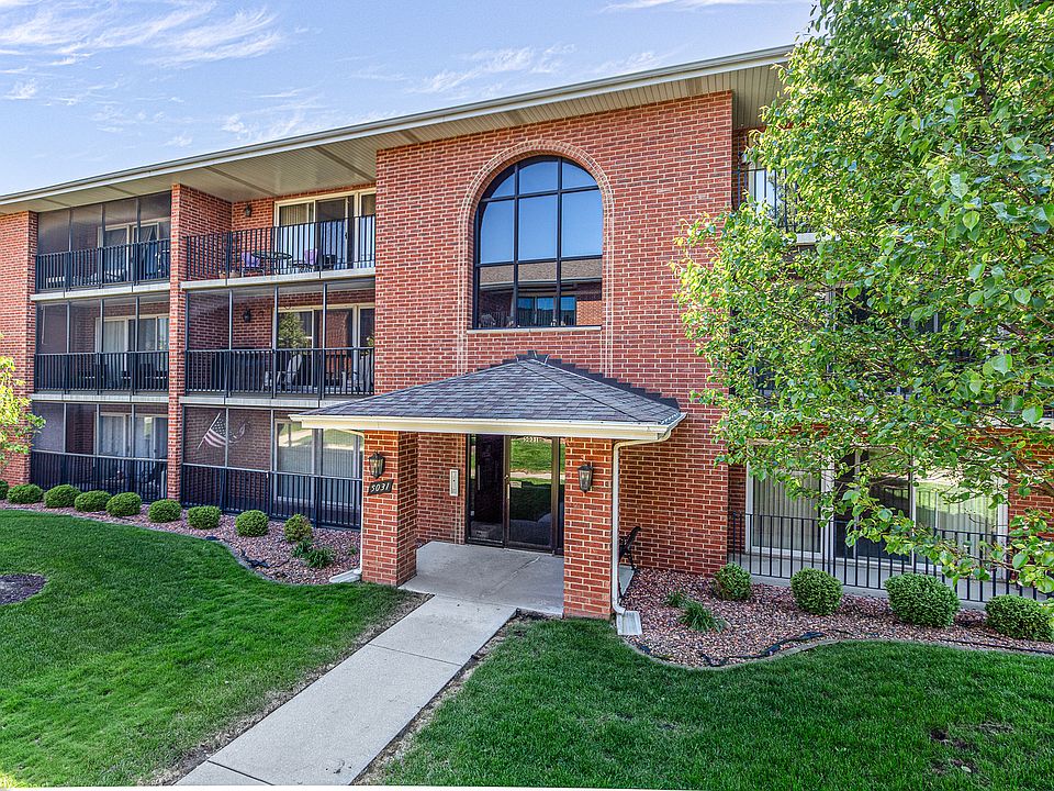 1st image of 5031 Circle Dr #207