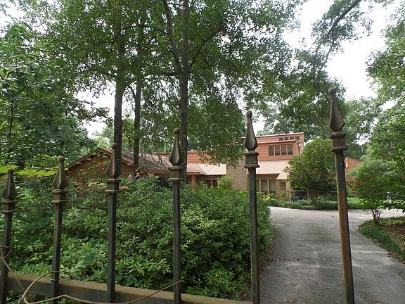 Gated circle front drive;