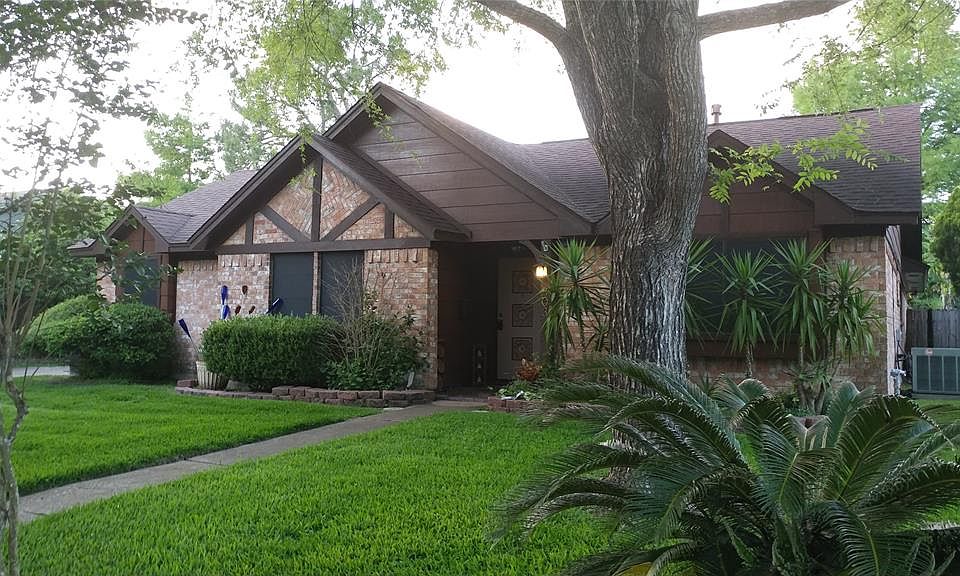 1st image of 803 Whitecap Dr