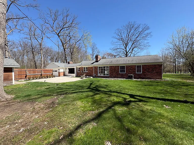 24975 Franklin Park Dr — Photo 26