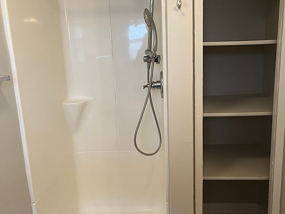 5th image of 115 N Tennessee St APT 8