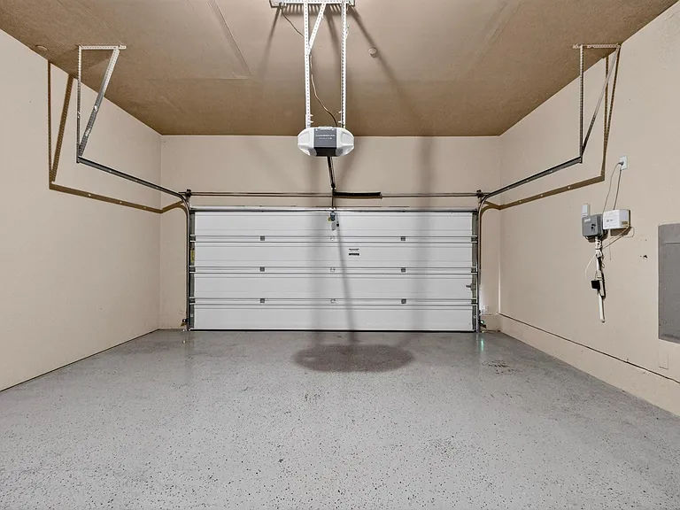 475 Fenwick Dr — Photo 36