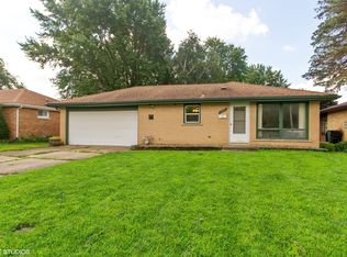 1048 School St, Kankakee, IL 60901