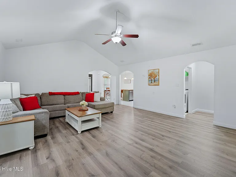 765 Radiant Dr — Photo 11