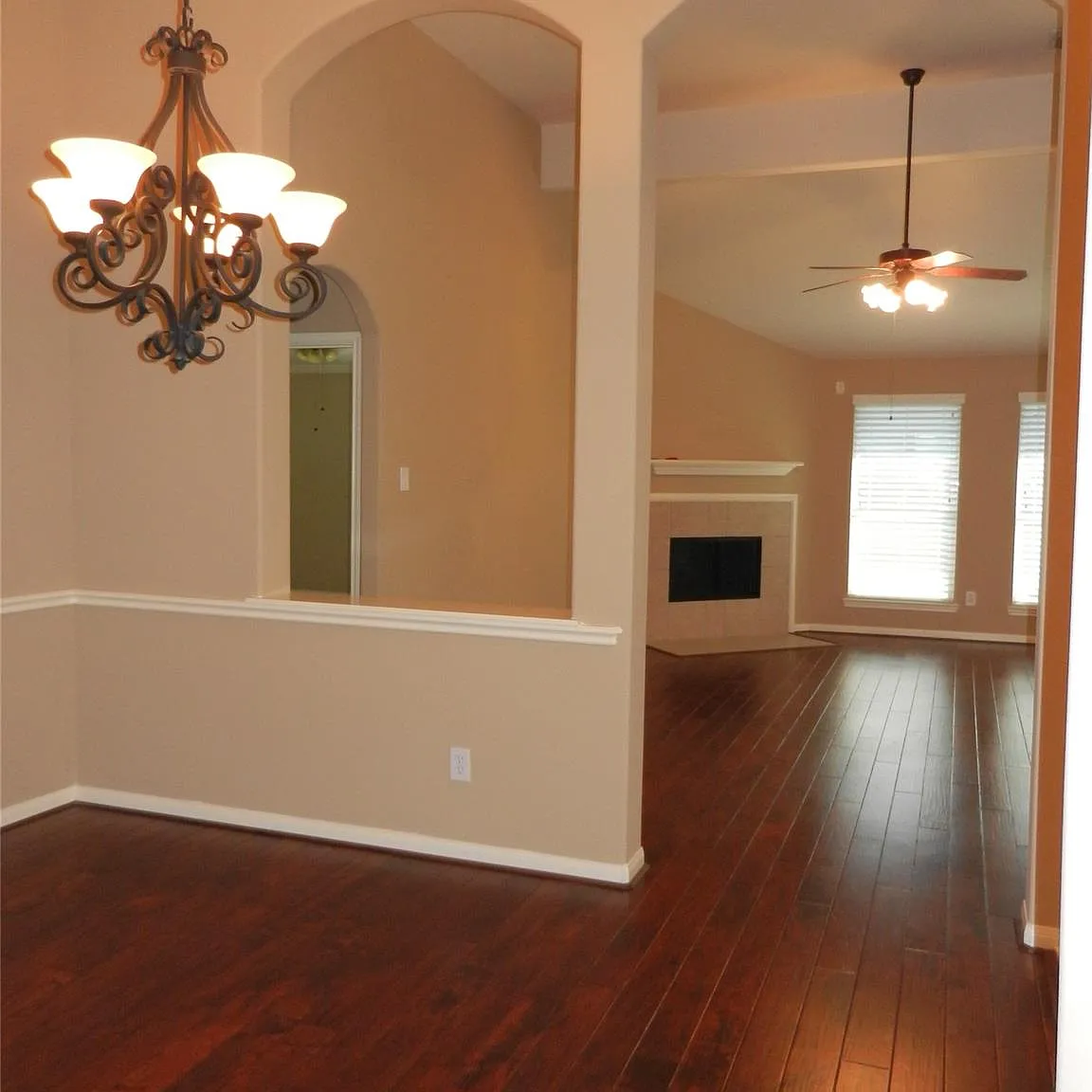 3 bed, 2.0 bath, 2056 sqft, $2,100 — Photo 3