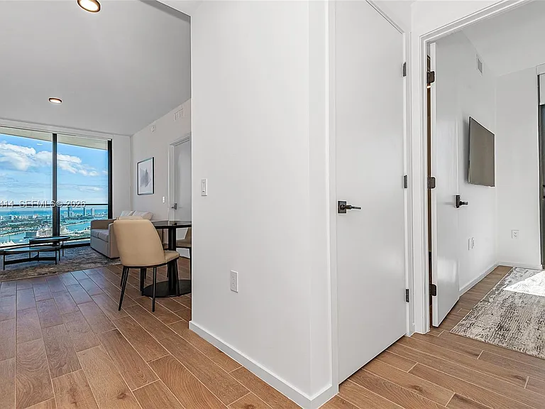 398 NE 5th St #3711 — Photo 9