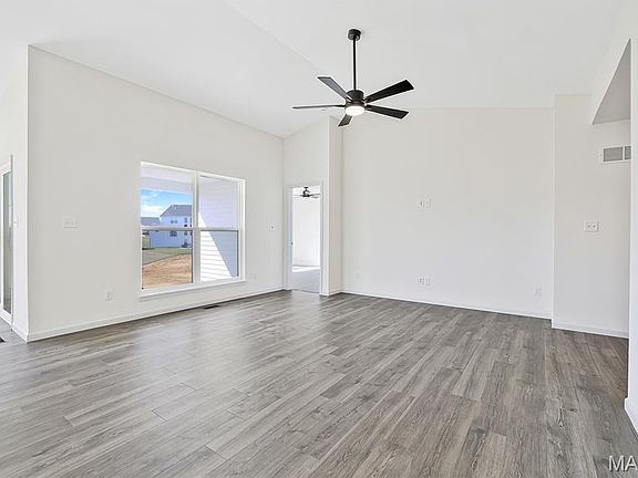 4th image of 302 White Orchid Ct