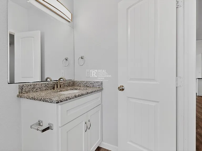 5838 Humbert Ave — Photo 17