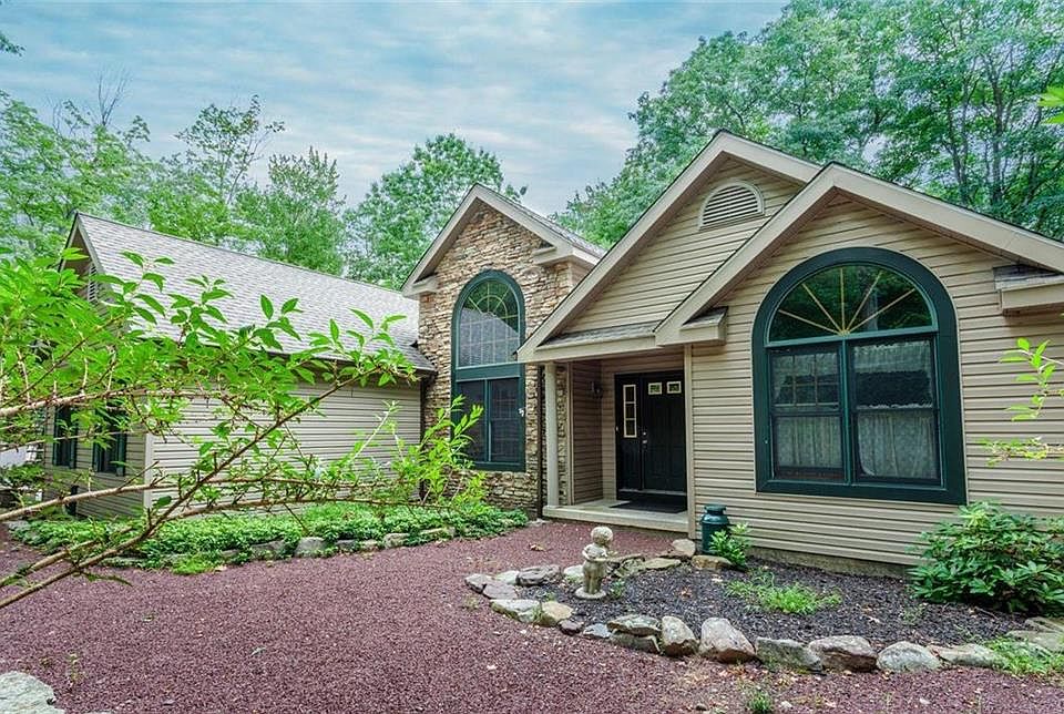 127 Wywamic Rd, Cresco, PA 18326 Zillow