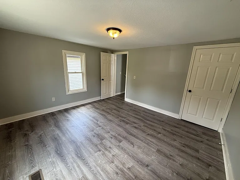 339 S Union Ave — Photo 8
