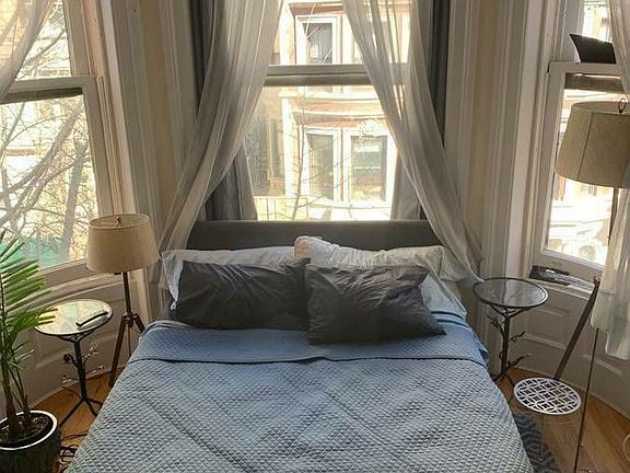 4th image of 330 W 108th St APT 3