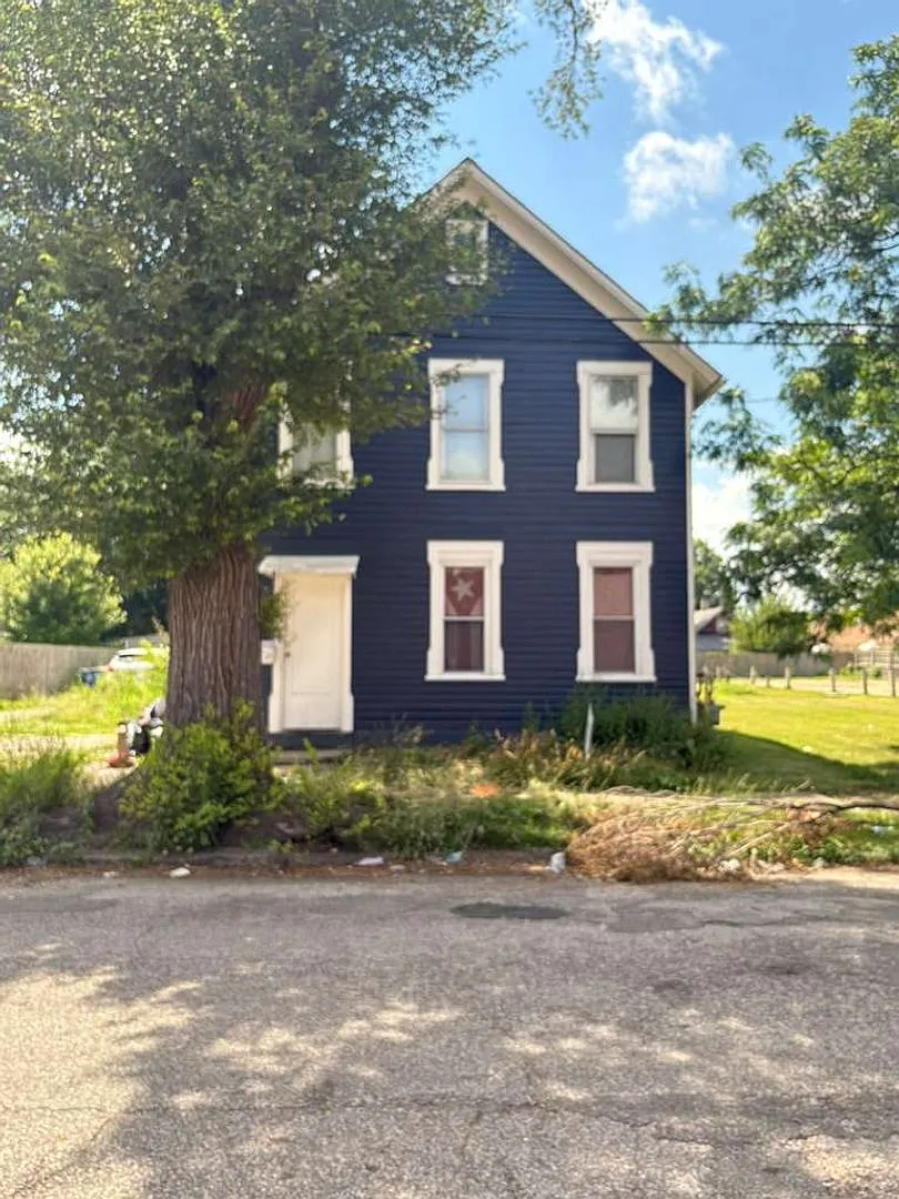 3130 W 33rd Street — Photo 1