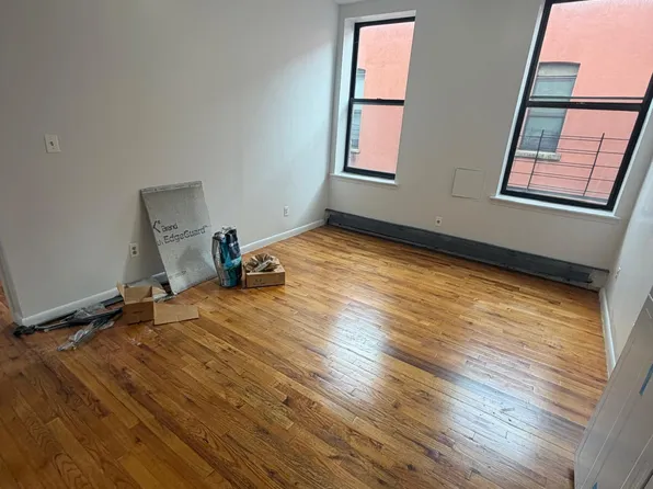 751 Dawson Street image 1 of 5