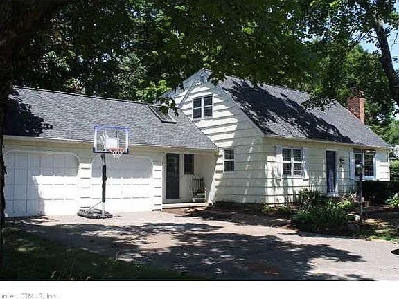 2nd image of 20 Blueberry Ln