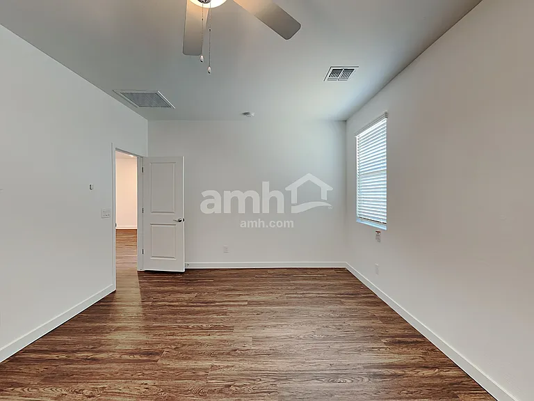 4218 S 105th Dr — Photo 9
