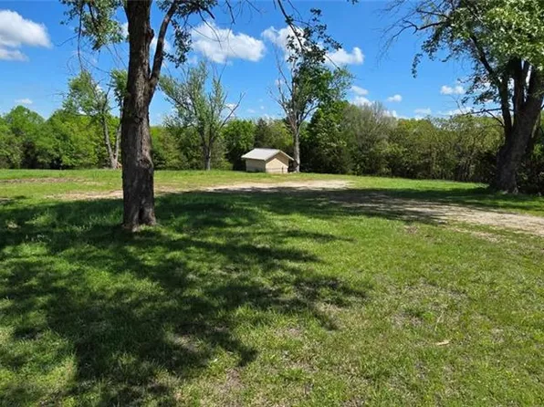 22099 County Road 249, Pittsburg, MO 65724
