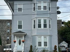 8 Federal St, Haverhill, MA