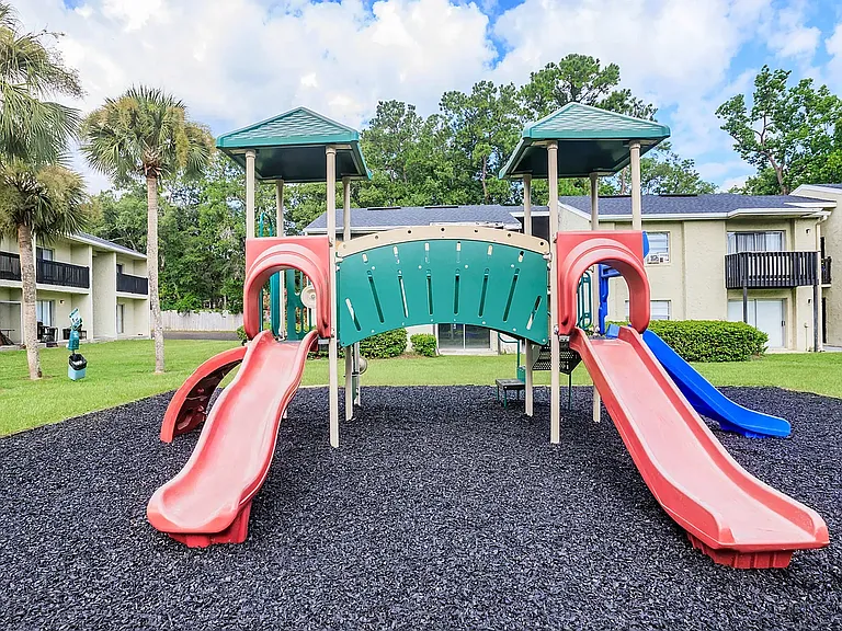 Silversmith Creek Apartments — Photo 4