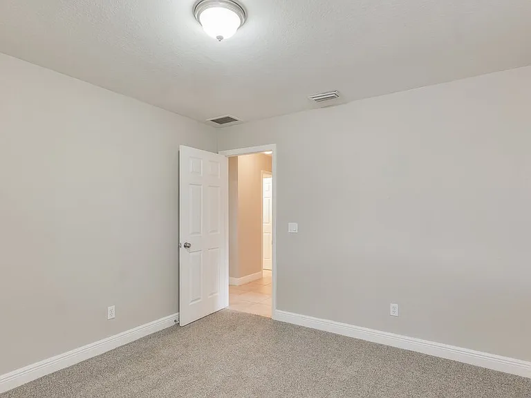 1110 SE 20th Ct — Photo 12