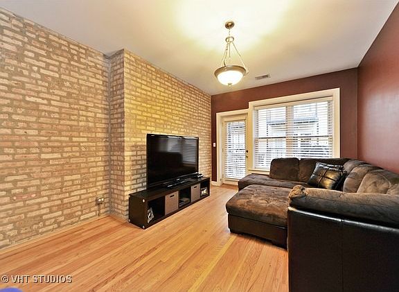 2nd image of 4012 N Albany Ave APT 2B