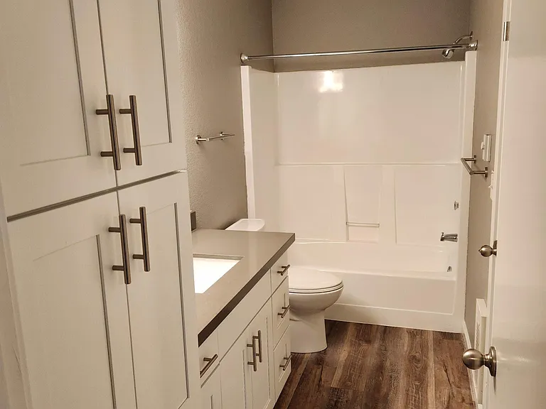 3721 Hoyt Ave #201 — Photo 8