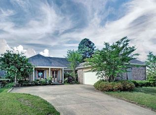 109 Apple Blossom Dr, Brandon, MS 39047