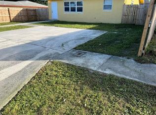 749 W 7th St, Riviera Beach, FL 33404