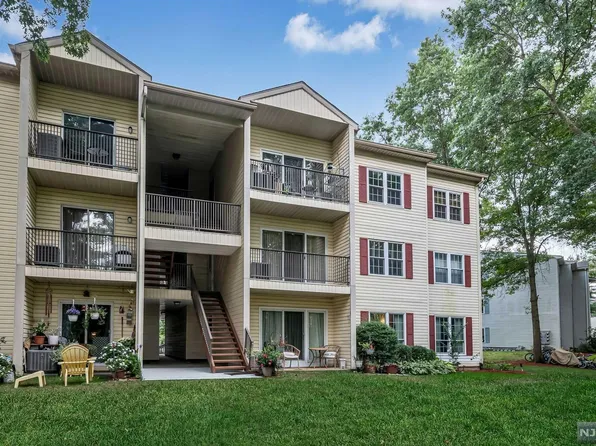 5 Robertson Way, Lincoln Park, NJ 07035