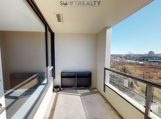 4118 Dawson St #907, Burnaby, BC V5C0A3