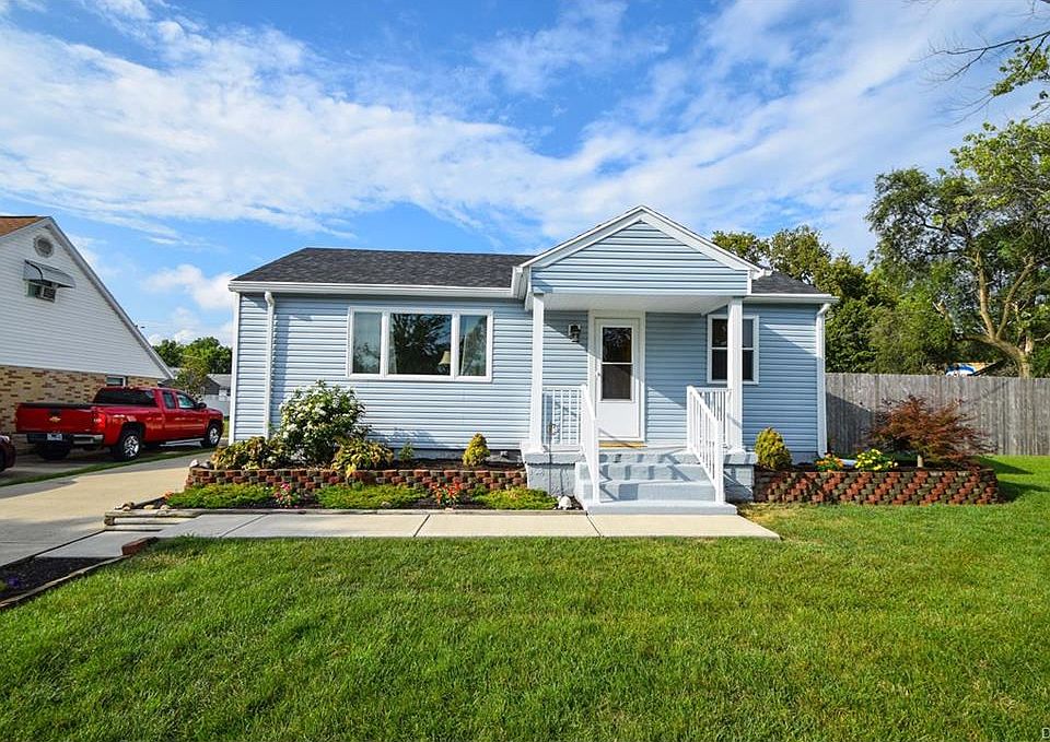 1st image of 625 Mentor Ave