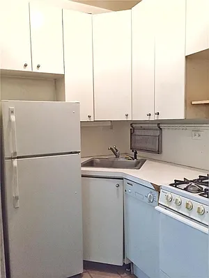 Rented by Century 21 Metropolitan | media 12
