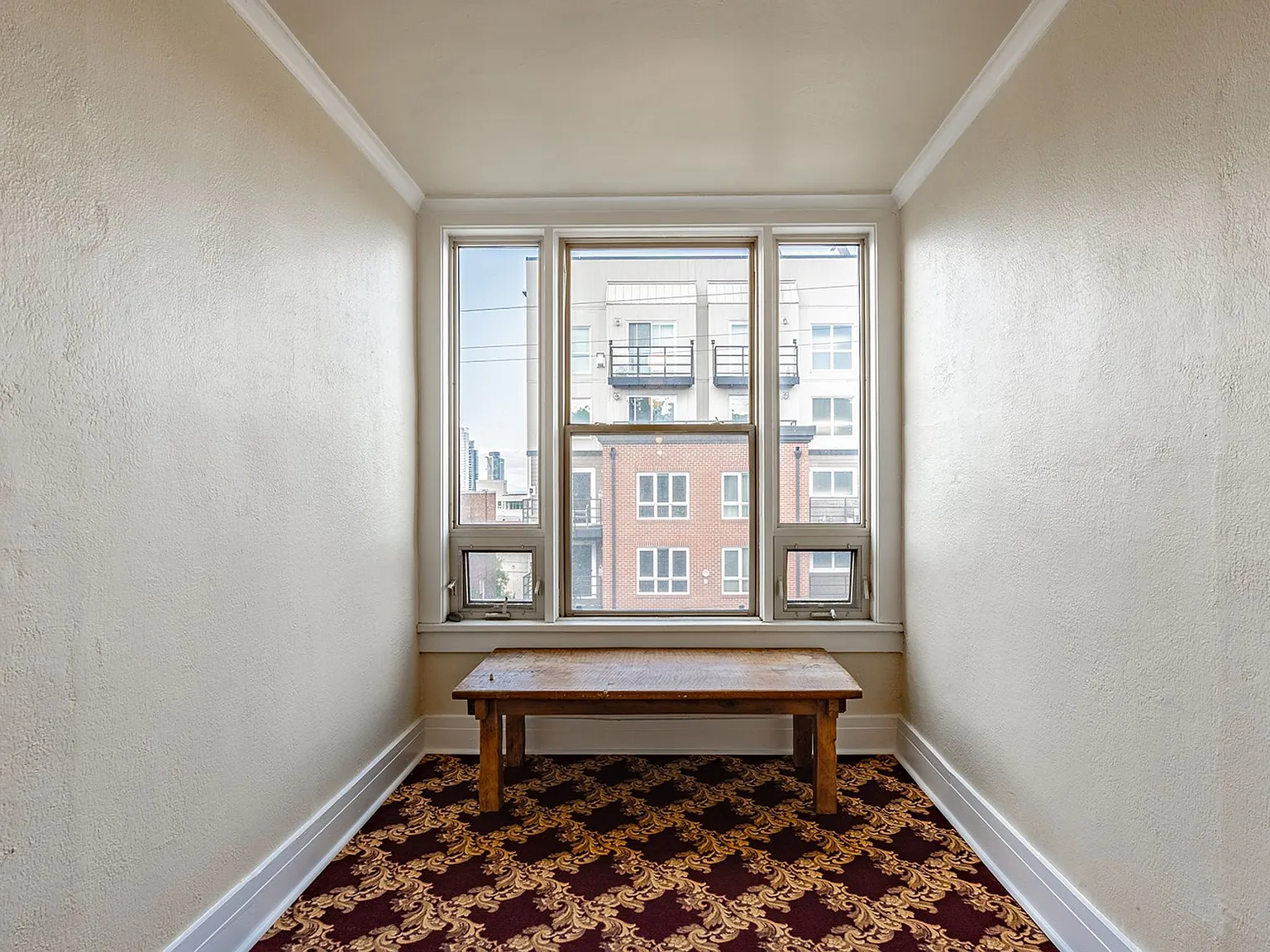 Carlyle Apartments — Photo 4