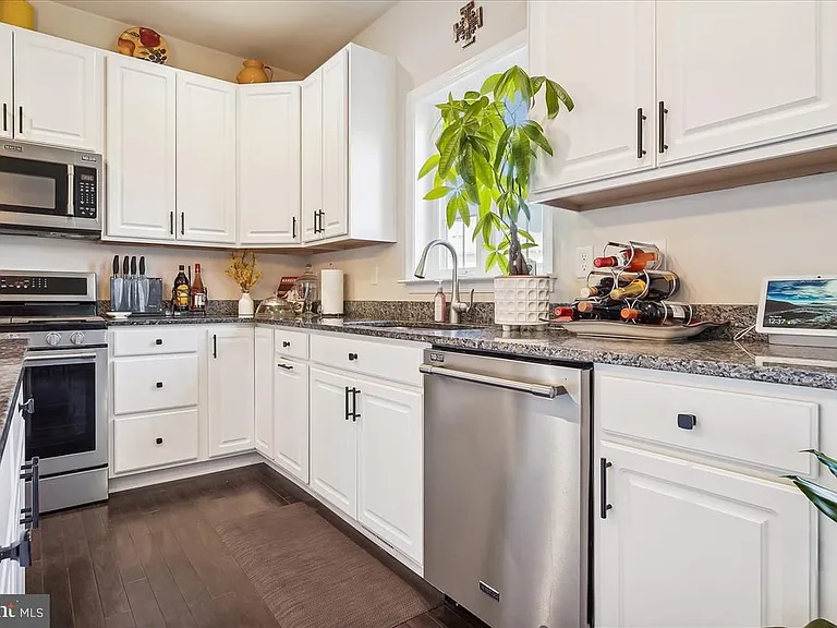 29780 Captain Adamouski St — Photo 10