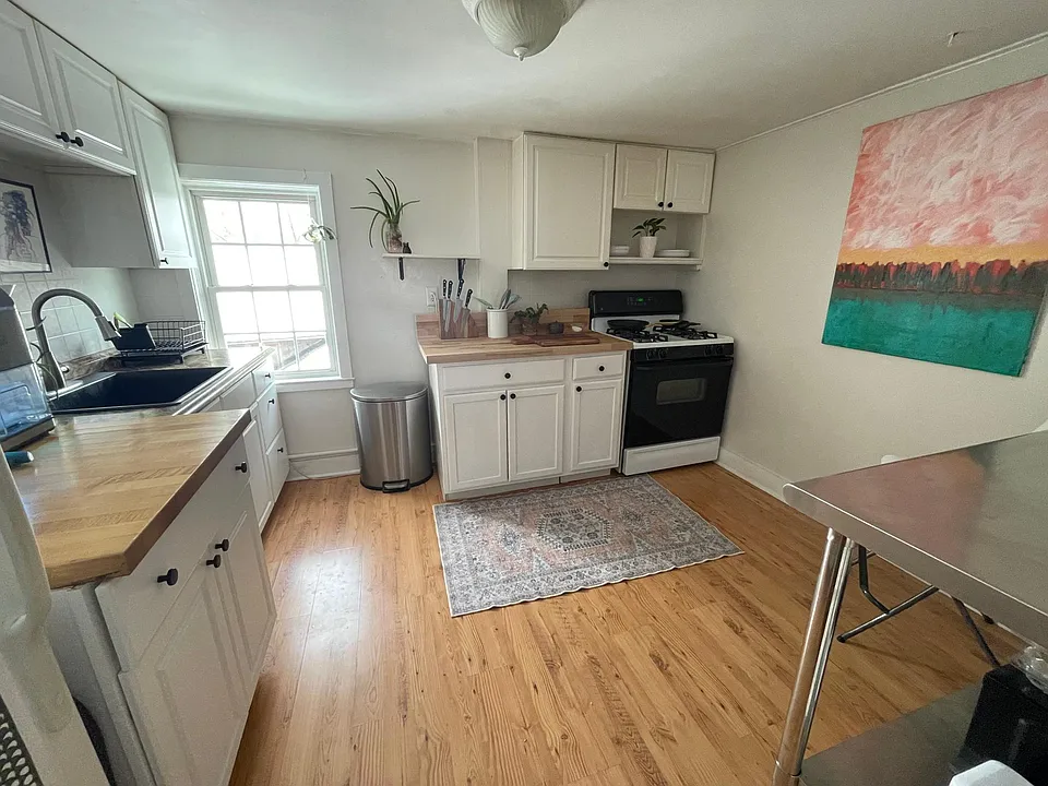 Kitchen (note: the apartment comes unfurnished)