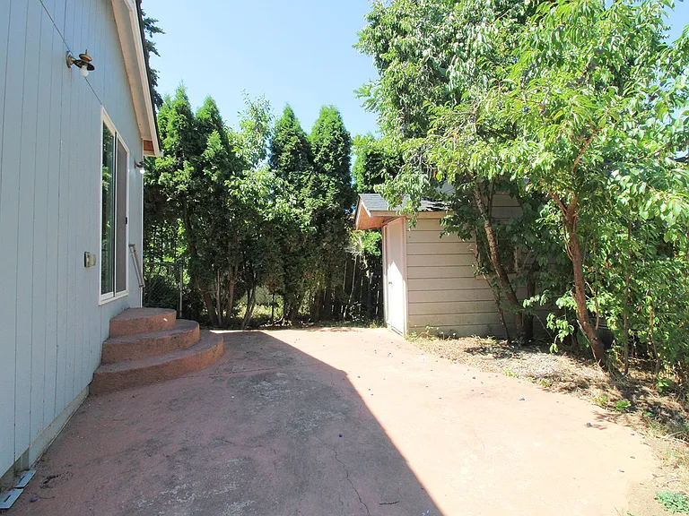 6235 NE Shaver St — Photo 20
