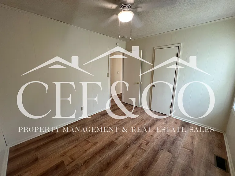 202 Westchester Pl — Photo 15