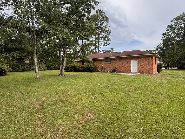 210 N Edgewood Dr — Photo 13