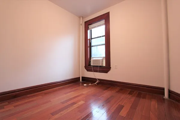 Rented by Dynamik Realty | media 15
