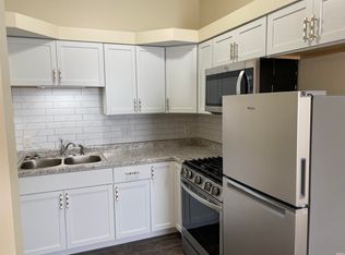 1220 S Curry Pike #B, Bloomington, IN 47403