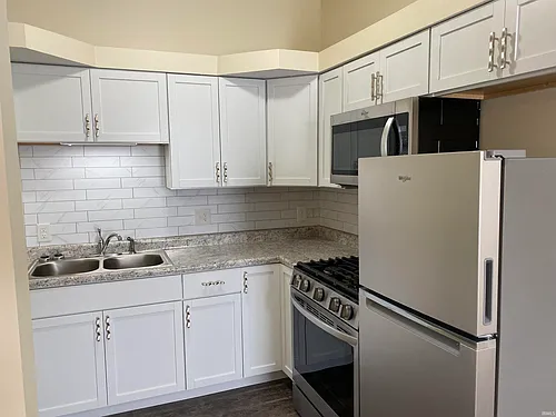 1220 S Curry Pike #B Photo 1