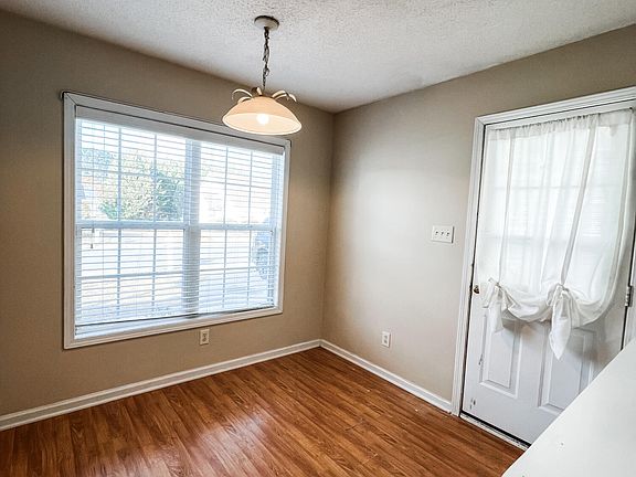 4th image of 4709 Honeysuckle Lane