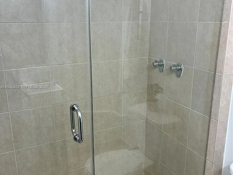 2000 NE 135th St #710 — Photo 13