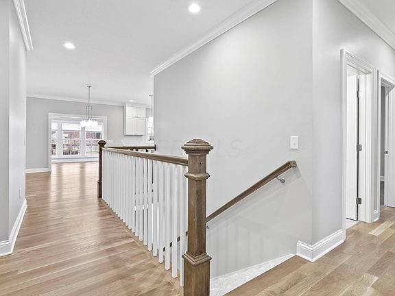 4th image of 940 Creek Run Ct