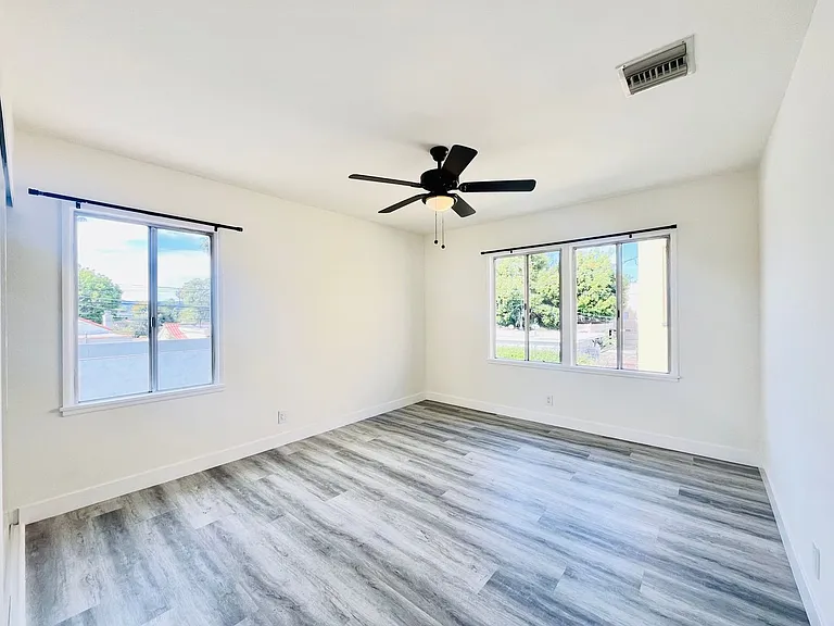 Hayworth439 — Photo 10