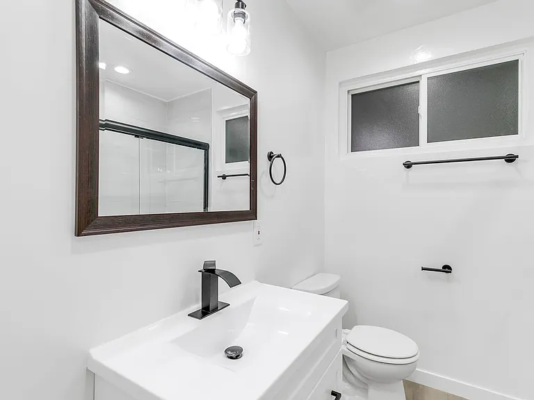 1138 Cardiff Avenue — Photo 9