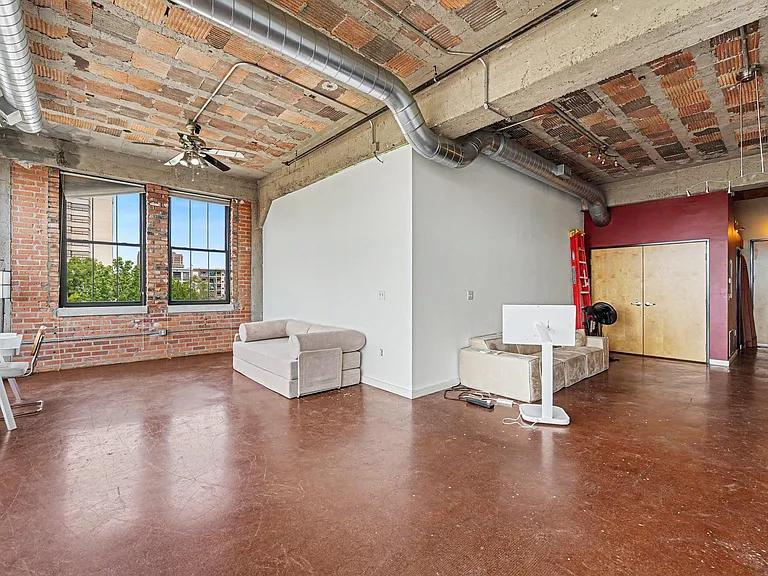 55 W Canfield St #302 — Photo 15