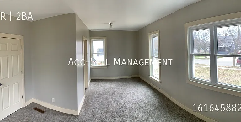 705 W Grove St — Photo 9