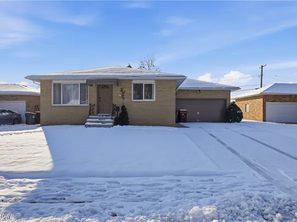 3255 Woodlawn Dr, Parma, OH 44134